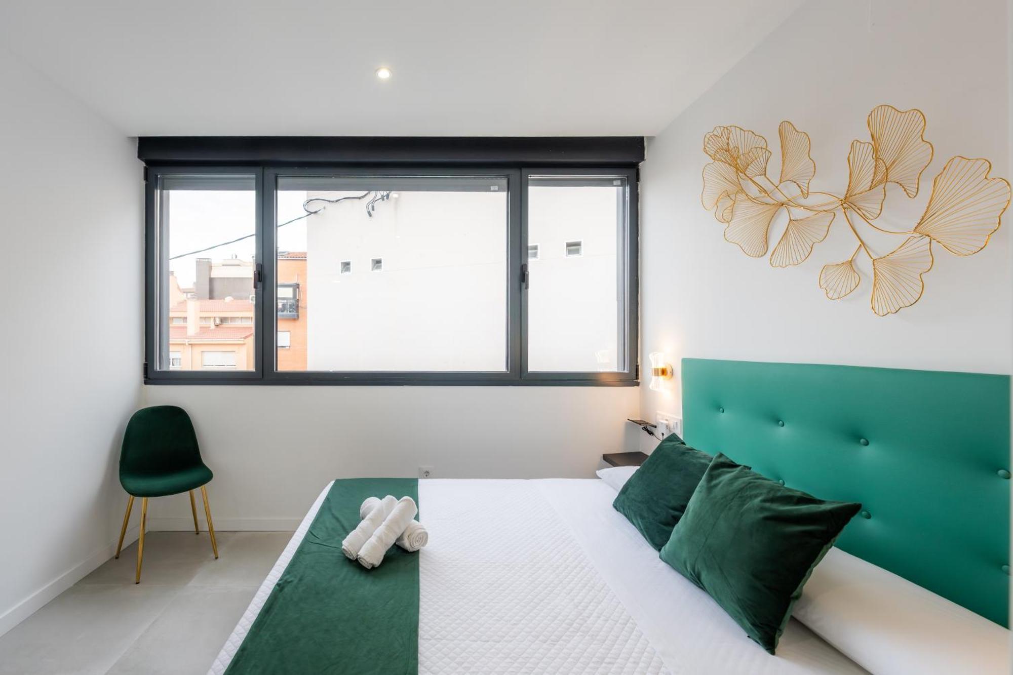 Lemon Apartment & Hotels Bernabeu Madrid Exterior photo