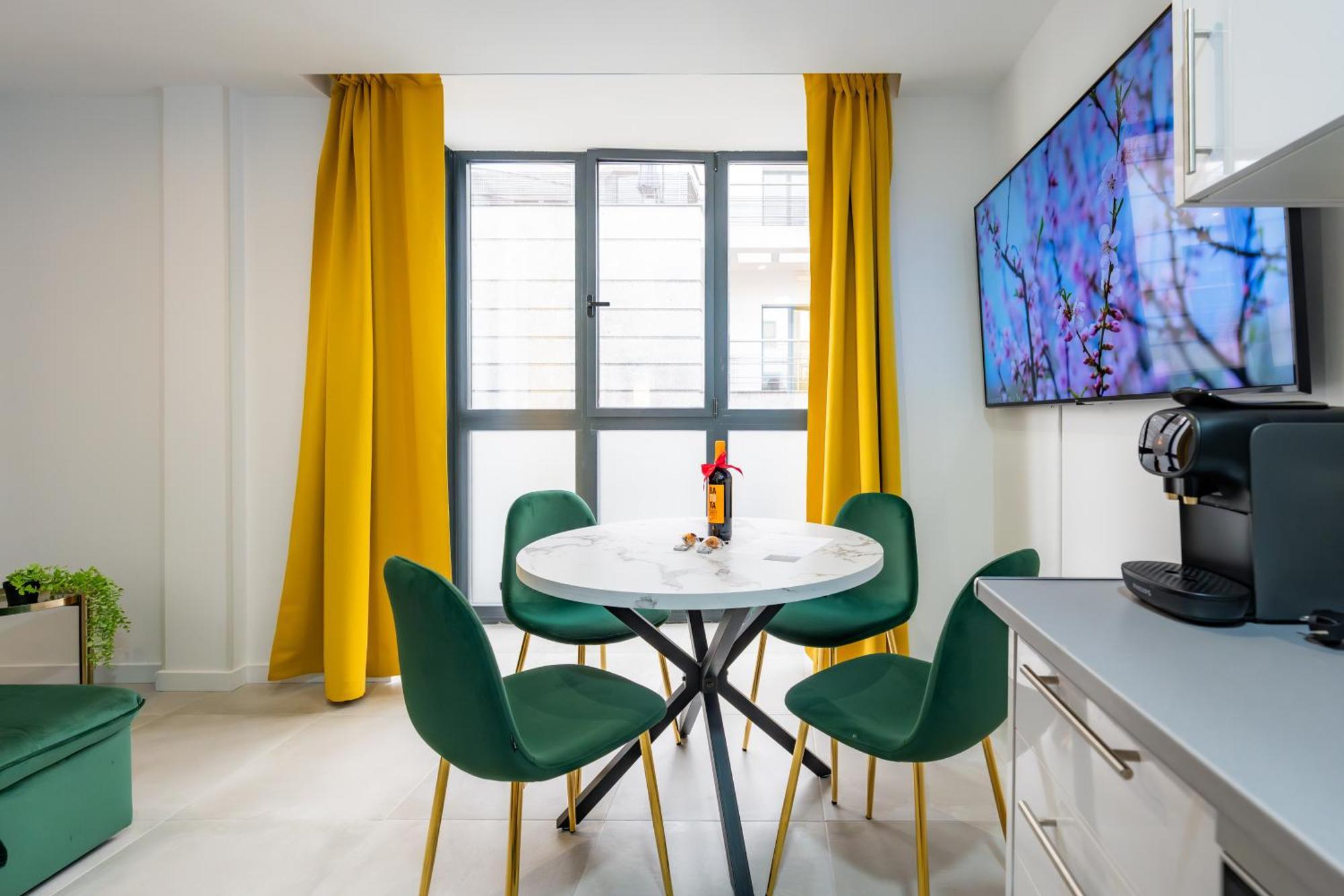 Lemon Apartment & Hotels Bernabeu Madrid Exterior photo