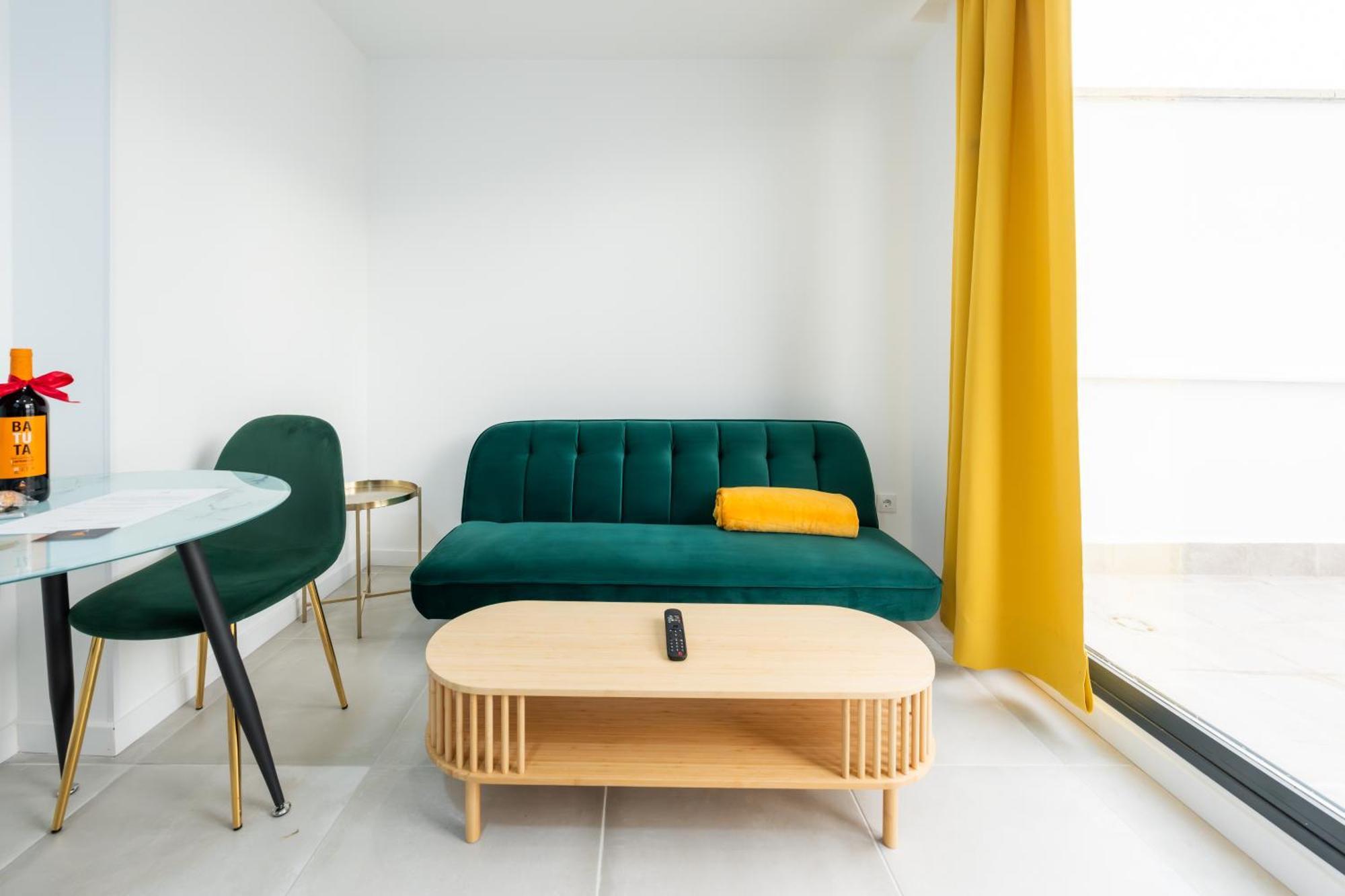 Lemon Apartment & Hotels Bernabeu Madrid Exterior photo