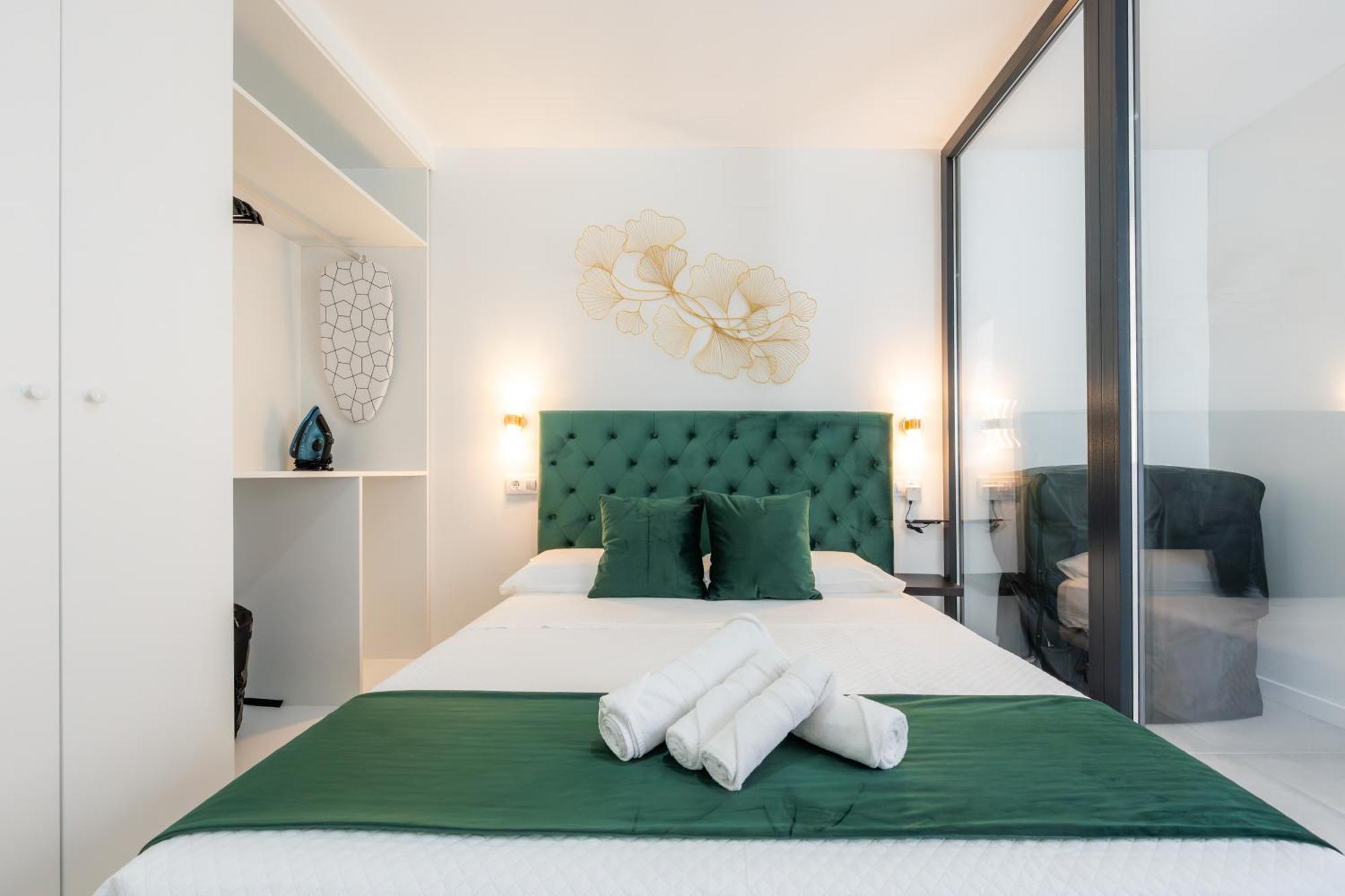 Lemon Apartment & Hotels Bernabeu Madrid Exterior photo