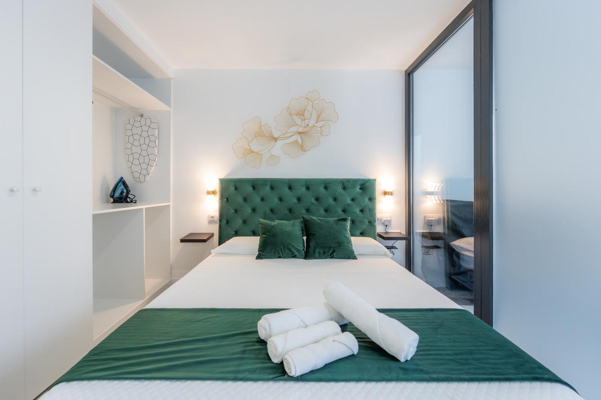Lemon Apartment & Hotels Bernabeu Madrid Exterior photo