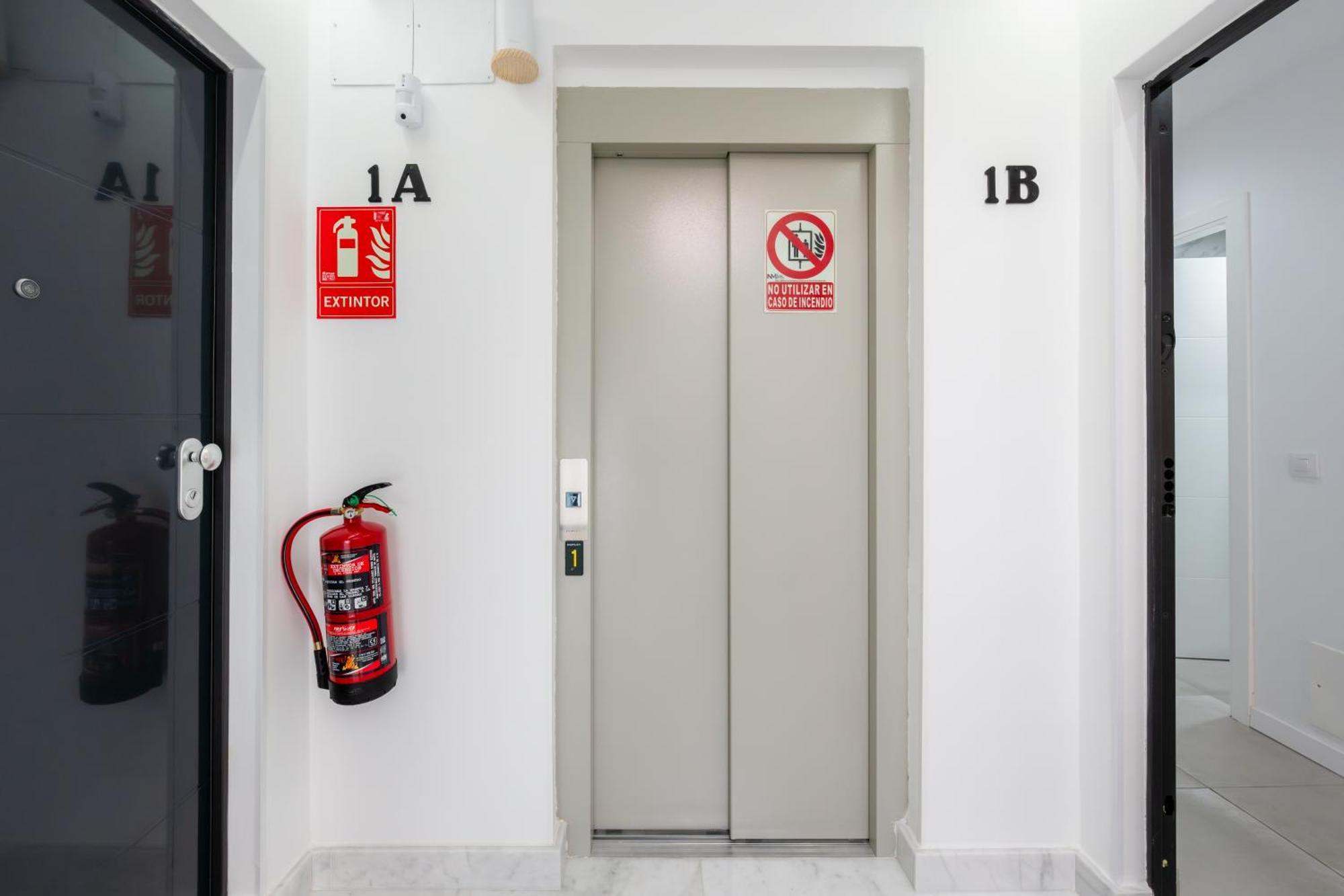Lemon Apartment & Hotels Bernabeu Madrid Exterior photo