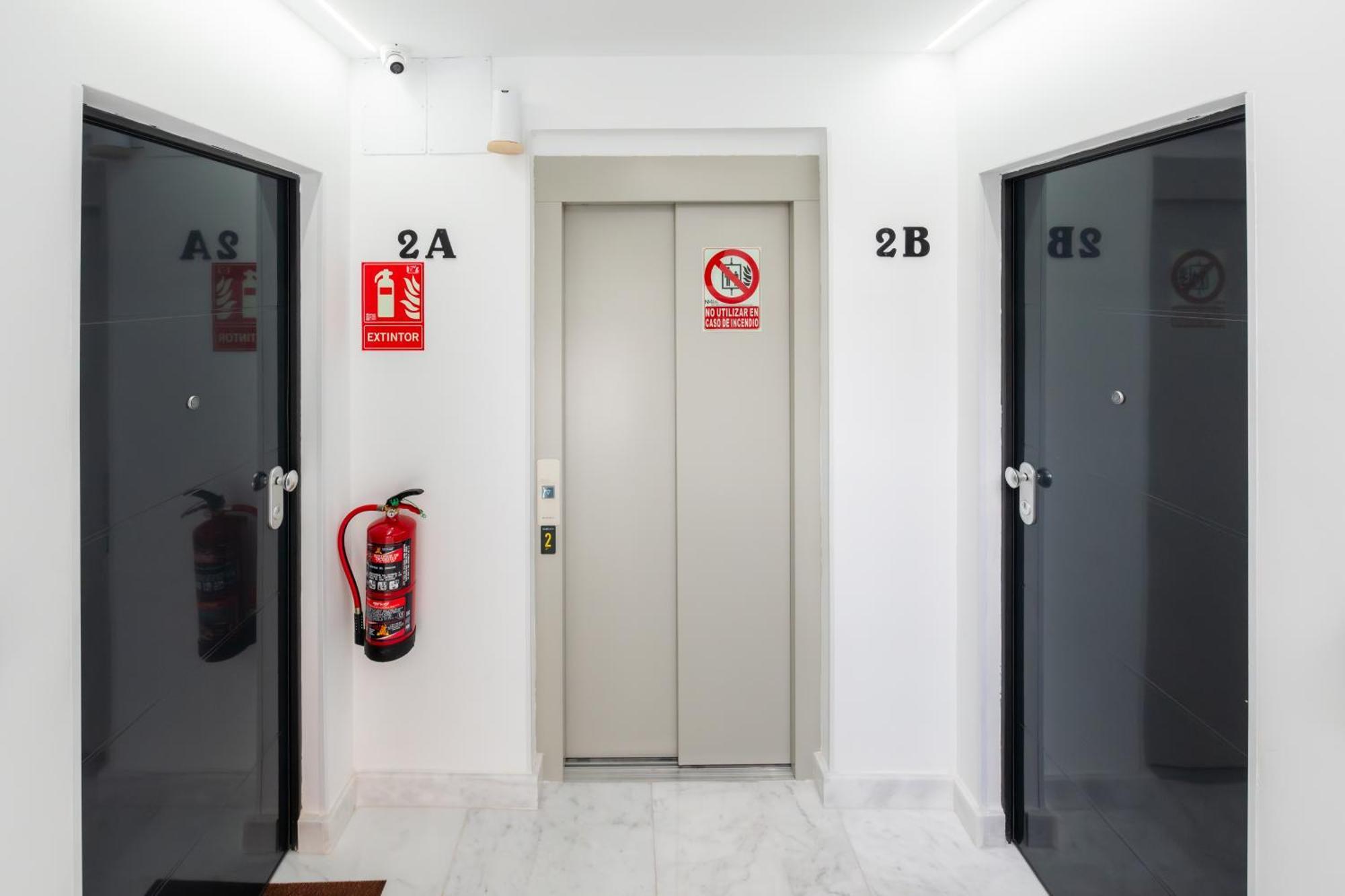 Lemon Apartment & Hotels Bernabeu Madrid Exterior photo